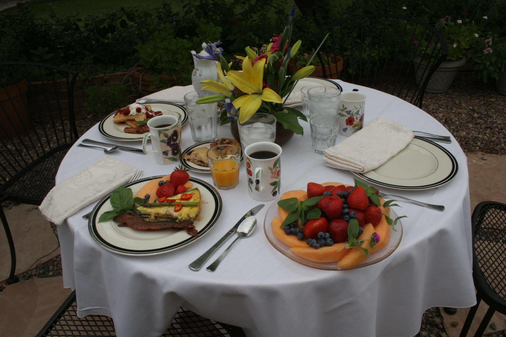 Mon Ami Bed And Breakfast Tucson Eksteriør billede